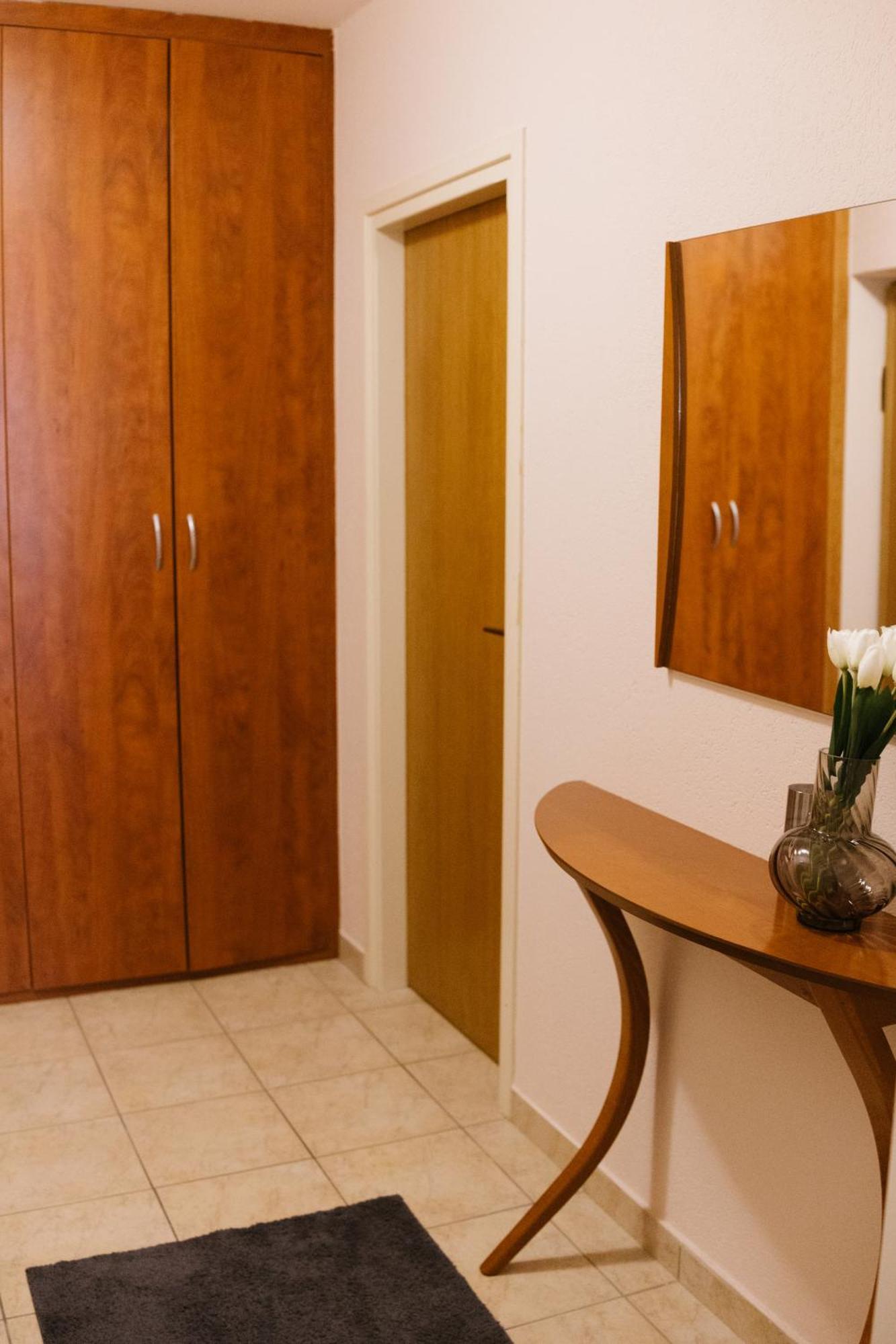 Damare Apartment *